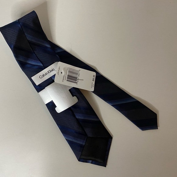 NWT Calvin Klein Midnight Stripes Tie - Picture 2 of 2